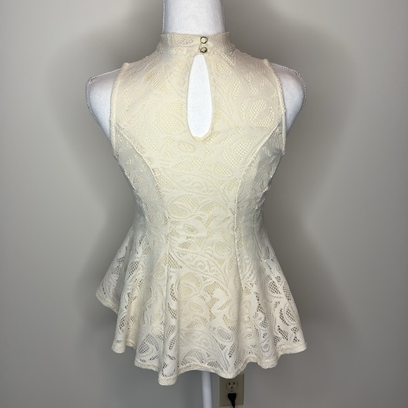 Papaya Elegant Cream Lace Sleeveless Keyhole Back Top. Medium. EUC - Picture 6 of 14